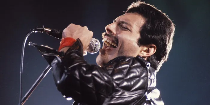 Freddie Mercury singing